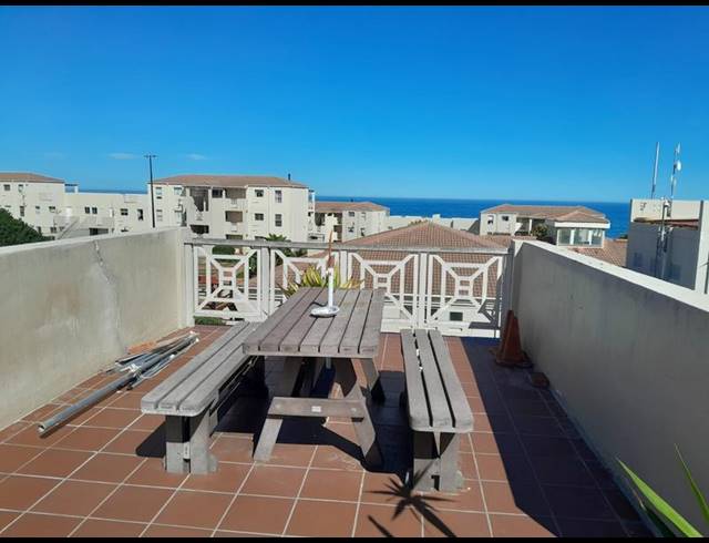 2 BEDROOM APARTMENT FOR SALE IN HERMANUS BEACH CLUB